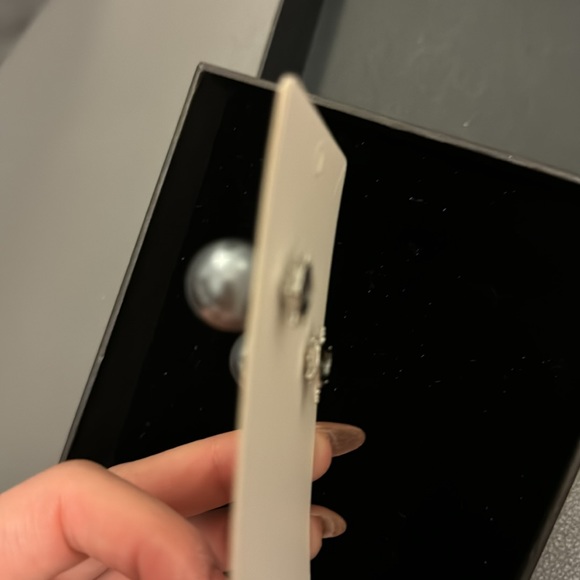 Great Deal Gorgeous Earrings - Picture 5 of 5